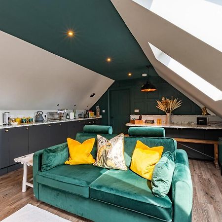 Stylish One Bedroom Cotswold Coach House 테트버리 외부 사진