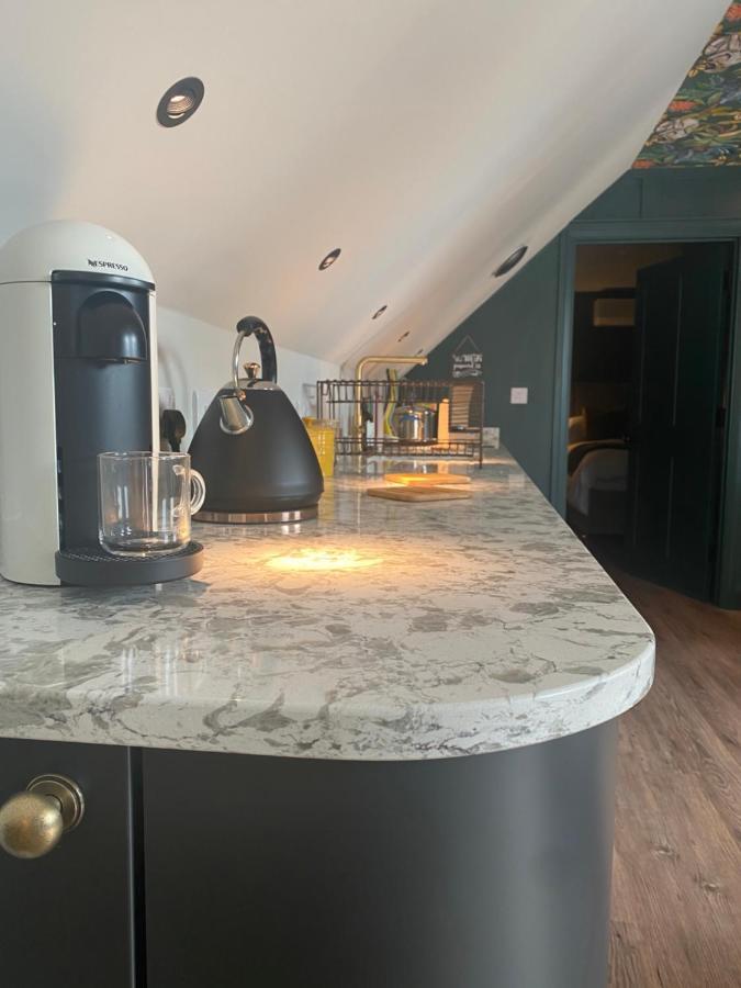 Stylish One Bedroom Cotswold Coach House 테트버리 외부 사진
