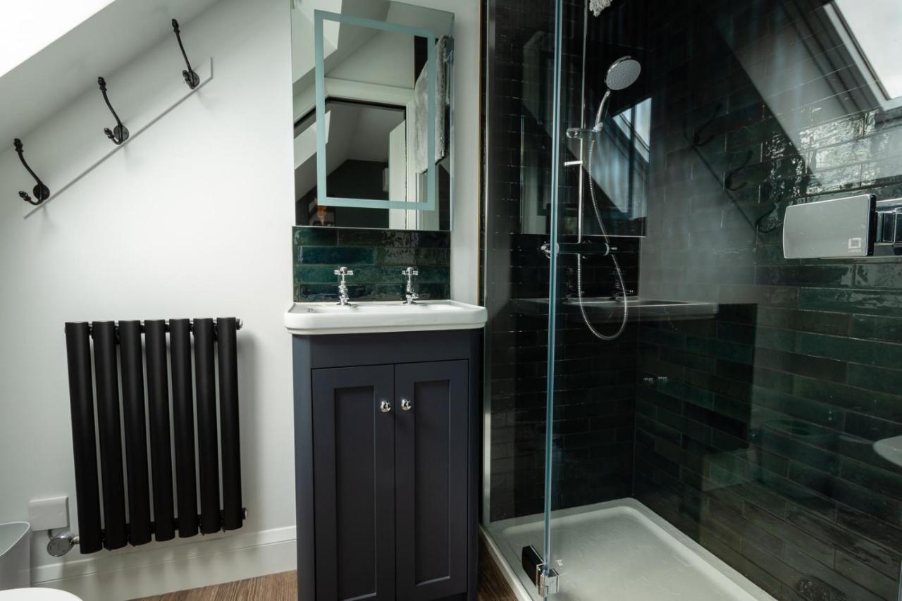 Stylish One Bedroom Cotswold Coach House 테트버리 외부 사진