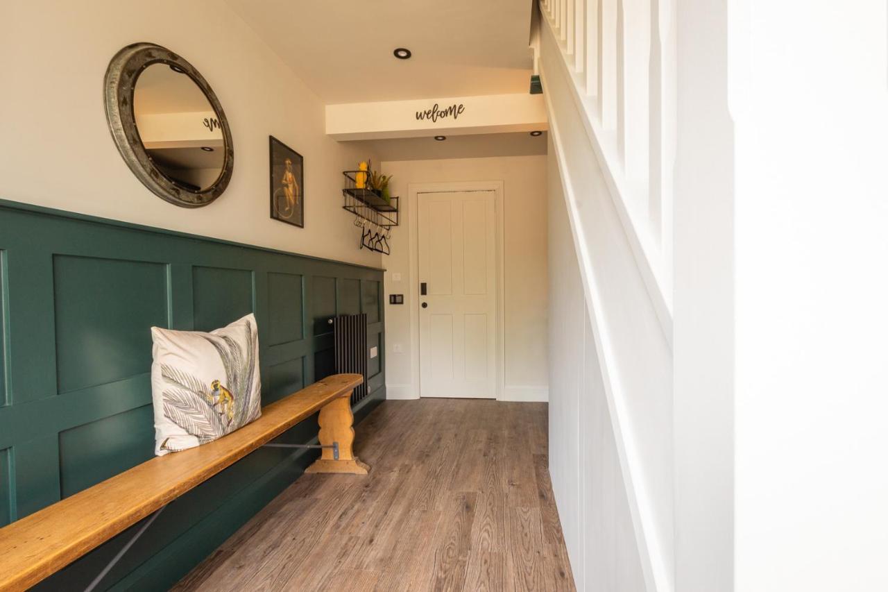 Stylish One Bedroom Cotswold Coach House 테트버리 외부 사진