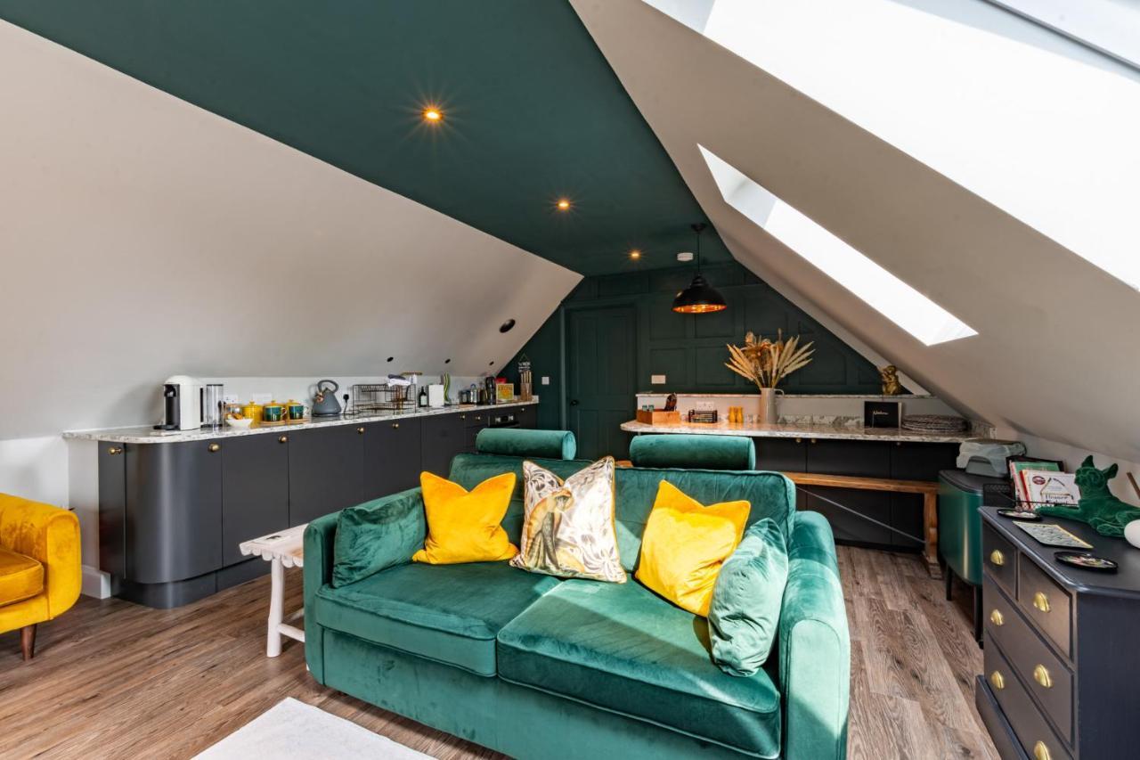 Stylish One Bedroom Cotswold Coach House 테트버리 외부 사진